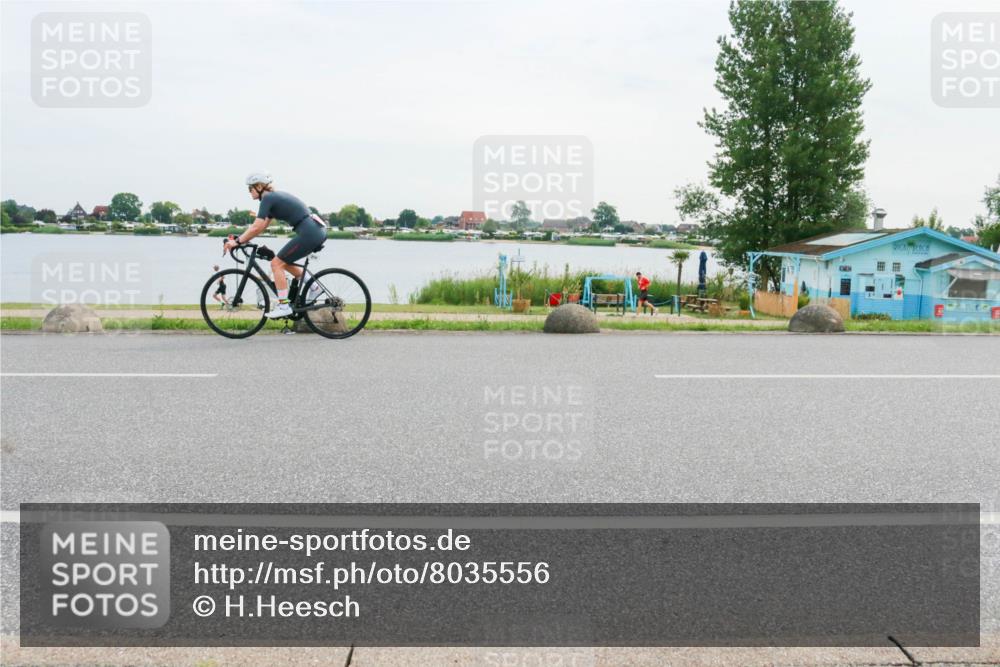 15.06.2025 - 27. Vierlanden-Triathlon H.Heesch http://msf.ph/oto/8035556 15.06.2025 10:45:15 Radfahren 97, 218, 400, 456, 458 meine-sportfotos.de