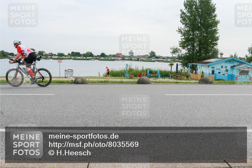 15.06.2025 - 27. Vierlanden-Triathlon H.Heesch http://msf.ph/oto/8035569 15.06.2025 10:45:17 Radfahren 97, 148, 218, 400 meine-sportfotos.de