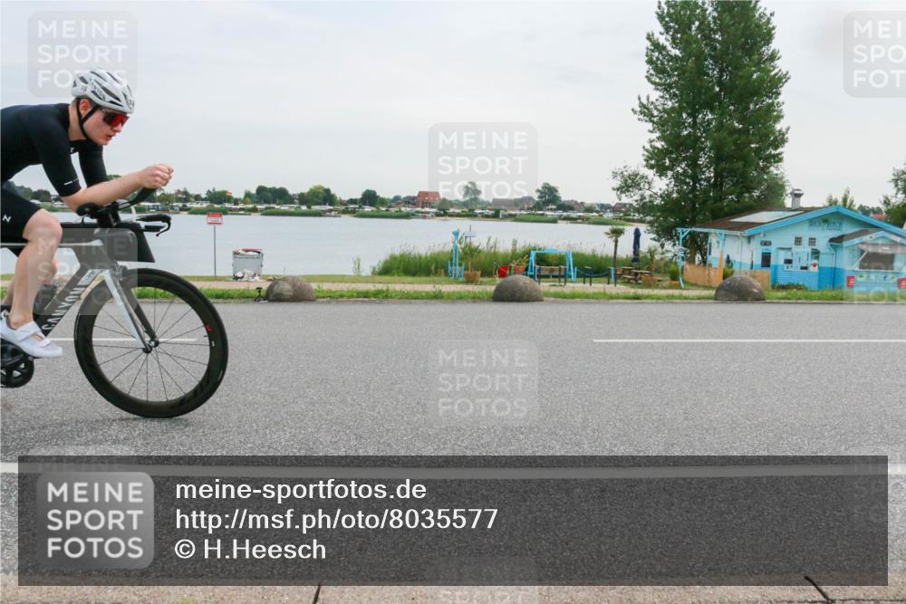 15.06.2025 - 27. Vierlanden-Triathlon H.Heesch http://msf.ph/oto/8035577 15.06.2025 10:45:23 Radfahren 10, 148, 349, 395, 413 meine-sportfotos.de