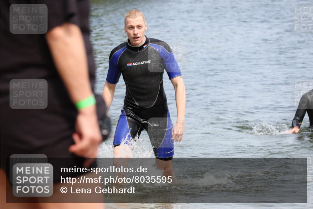 21.06.2025 - 27. Vierlanden-Triathlon Lena Gebhardt http://msf.ph/oto/8035595 15.06.2025 11:23:42 Schwimmen 956 meine-sportfotos.de