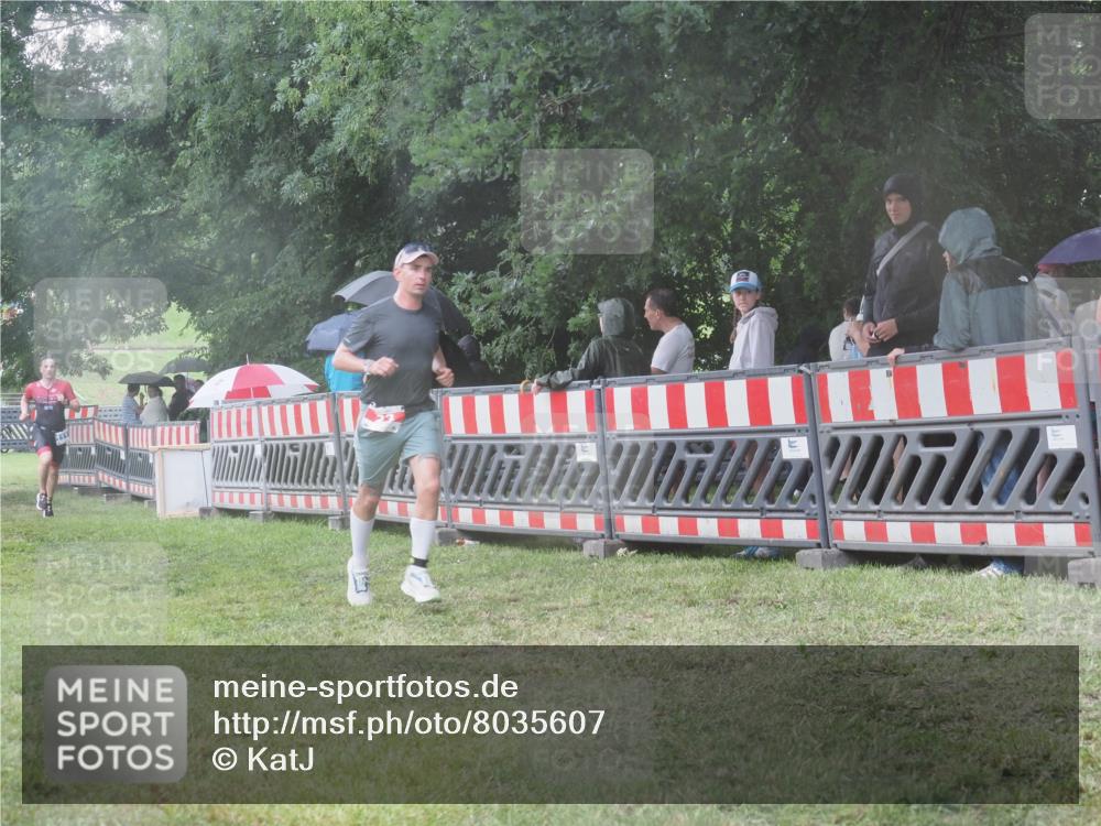 21.06.2025 - 27. Vierlanden-Triathlon KatJ http://msf.ph/oto/8035607 15.06.2025 13:52:16 Ziel 23, 1117, 1163 meine-sportfotos.de