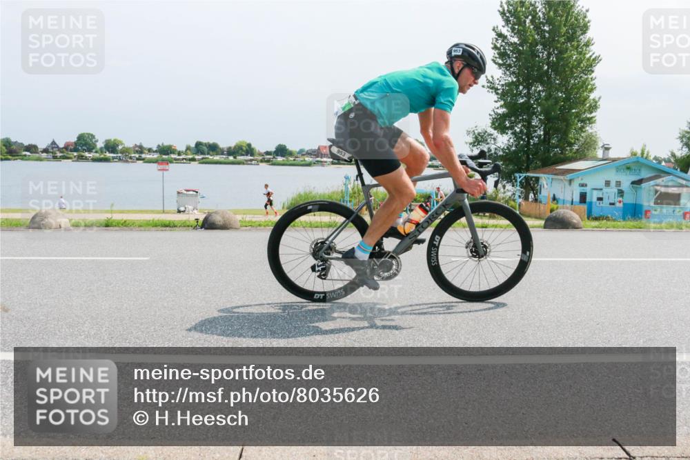 21.06.2025 - 27. Vierlanden-Triathlon H.Heesch http://msf.ph/oto/8035626 15.06.2025 11:44:20 Radfahren 953 meine-sportfotos.de