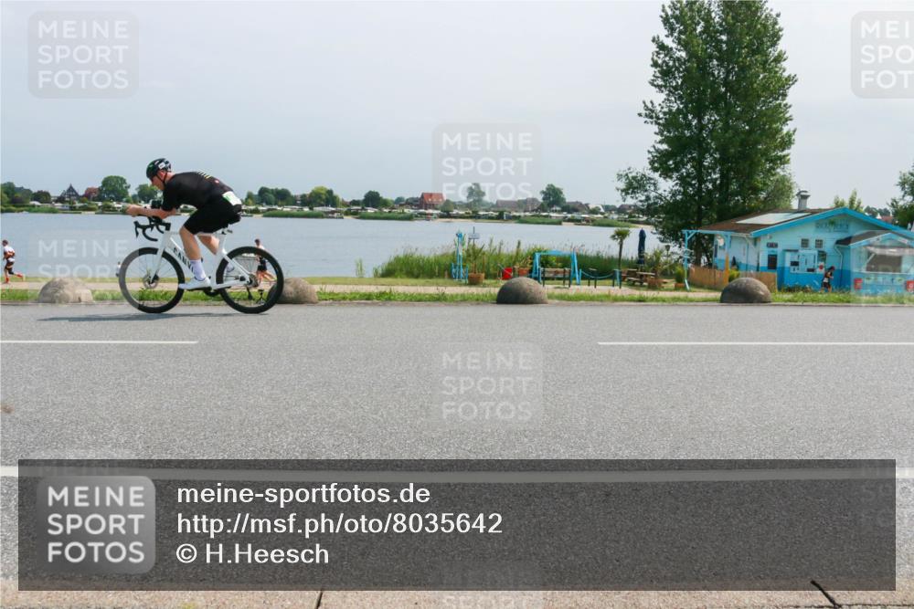 21.06.2025 - 27. Vierlanden-Triathlon H.Heesch http://msf.ph/oto/8035642 15.06.2025 11:44:25 Radfahren 668 meine-sportfotos.de