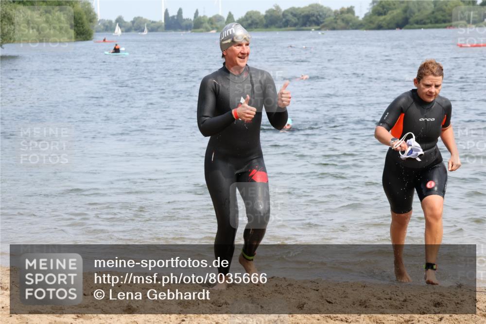 21.06.2025 - 27. Vierlanden-Triathlon Lena Gebhardt http://msf.ph/oto/8035666 15.06.2025 11:23:52 Schwimmen 903, 955, 956, 959 meine-sportfotos.de