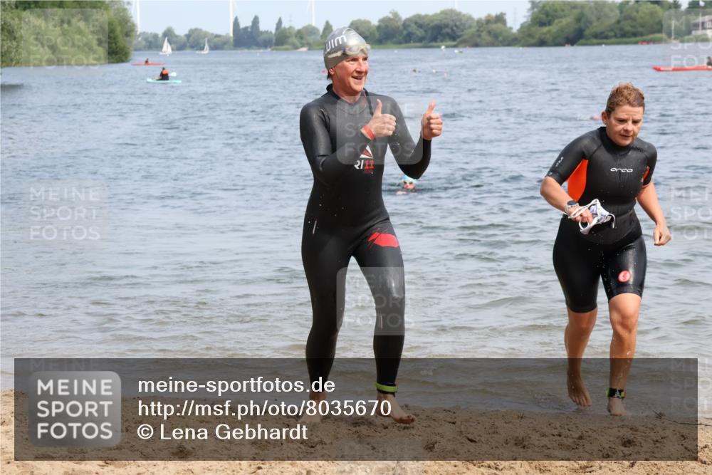 21.06.2025 - 27. Vierlanden-Triathlon Lena Gebhardt http://msf.ph/oto/8035670 15.06.2025 11:23:52 Schwimmen 903, 955, 956, 959 meine-sportfotos.de