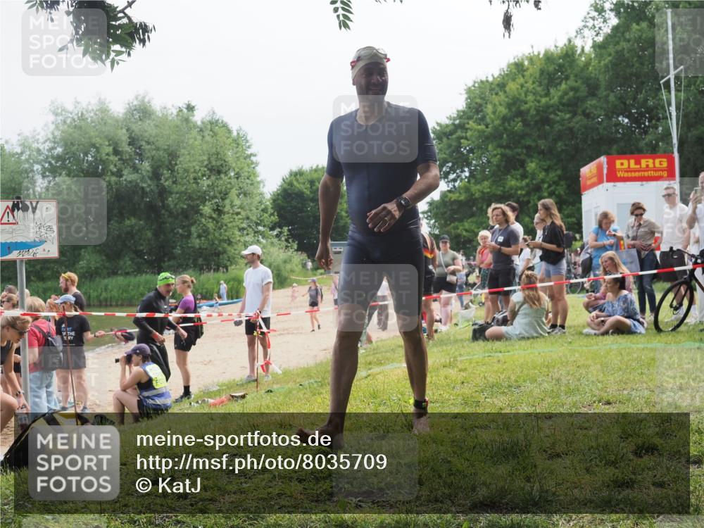 21.06.2025 - 27. Vierlanden-Triathlon KatJ http://msf.ph/oto/8035709 15.06.2025 11:20:34 Schwimmen 838, 890, 926, 969 meine-sportfotos.de