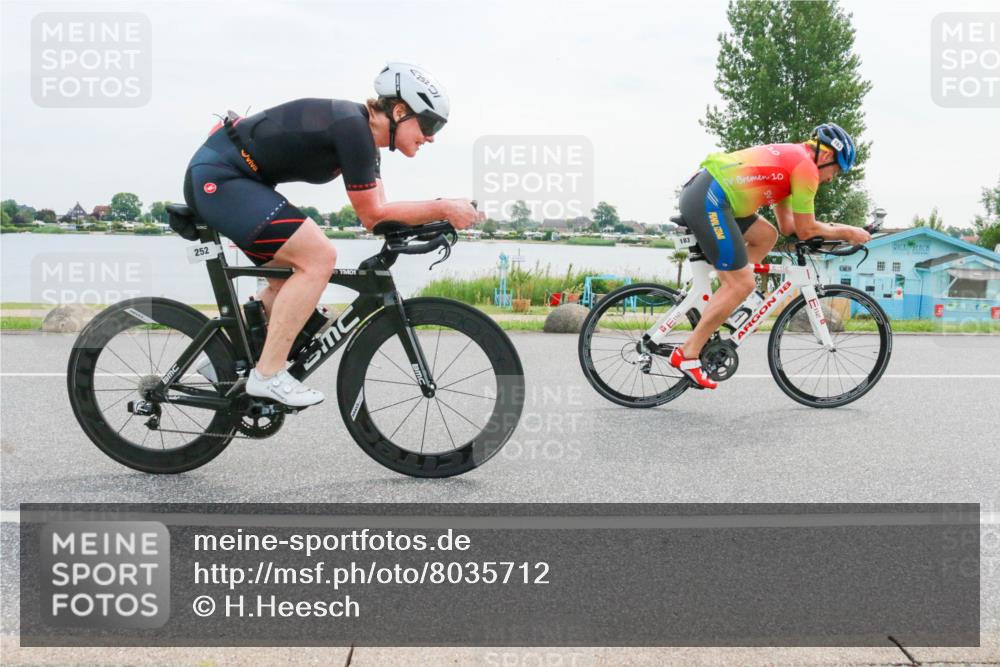 15.06.2025 - 27. Vierlanden-Triathlon H.Heesch http://msf.ph/oto/8035712 15.06.2025 10:45:32 Radfahren 183, 252, 321, 415, 442 meine-sportfotos.de