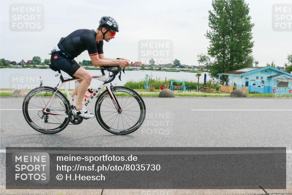 15.06.2025 - 27. Vierlanden-Triathlon H.Heesch http://msf.ph/oto/8035730 15.06.2025 10:45:34 Radfahren 81, 183, 252, 415 meine-sportfotos.de