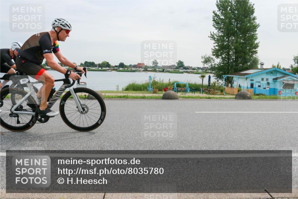 15.06.2025 - 27. Vierlanden-Triathlon H.Heesch http://msf.ph/oto/8035780 15.06.2025 10:45:56 Radfahren 78, 412 meine-sportfotos.de