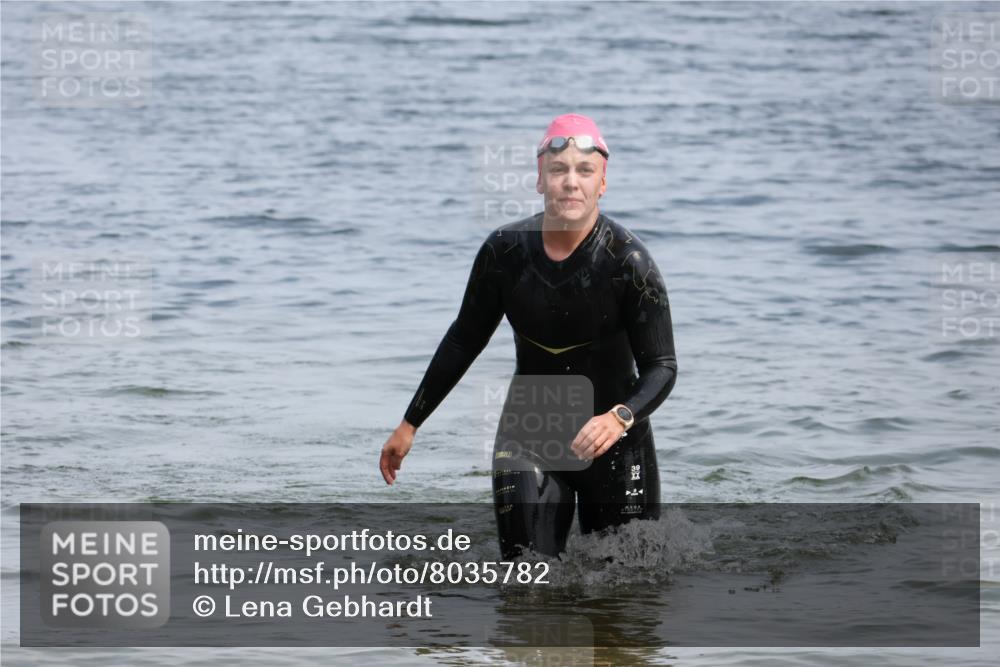 21.06.2025 - 27. Vierlanden-Triathlon Lena Gebhardt http://msf.ph/oto/8035782 15.06.2025 11:24:41 Schwimmen 935 meine-sportfotos.de