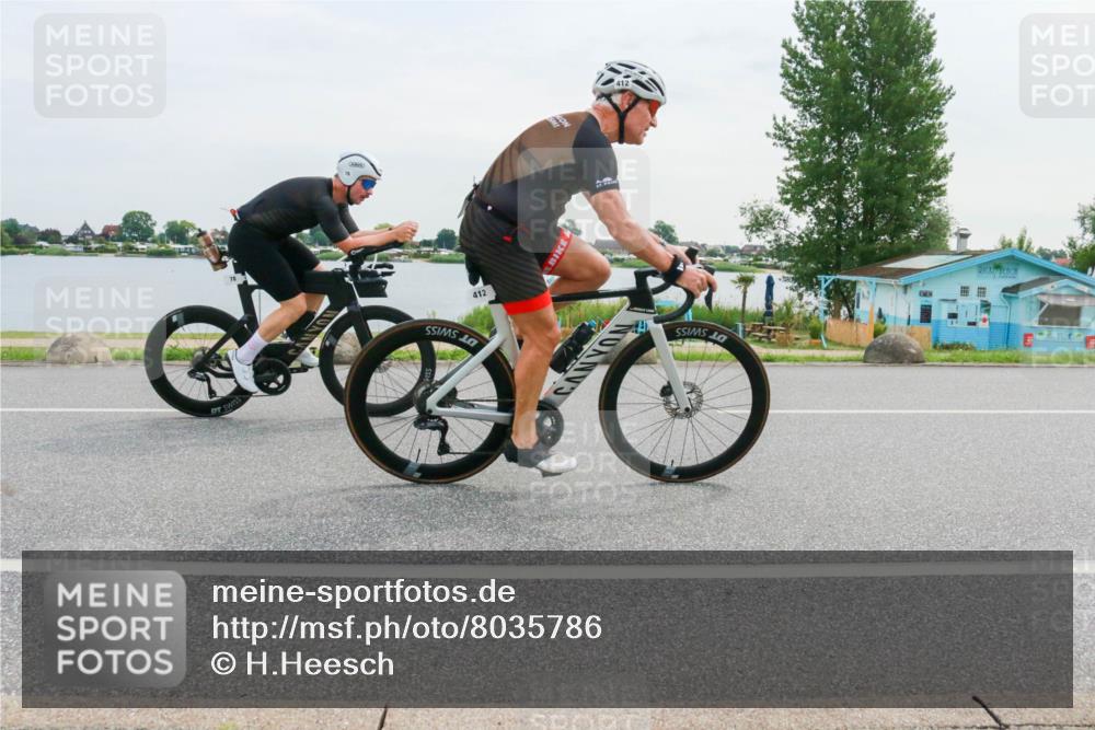 15.06.2025 - 27. Vierlanden-Triathlon H.Heesch http://msf.ph/oto/8035786 15.06.2025 10:45:56 Radfahren 78, 412 meine-sportfotos.de