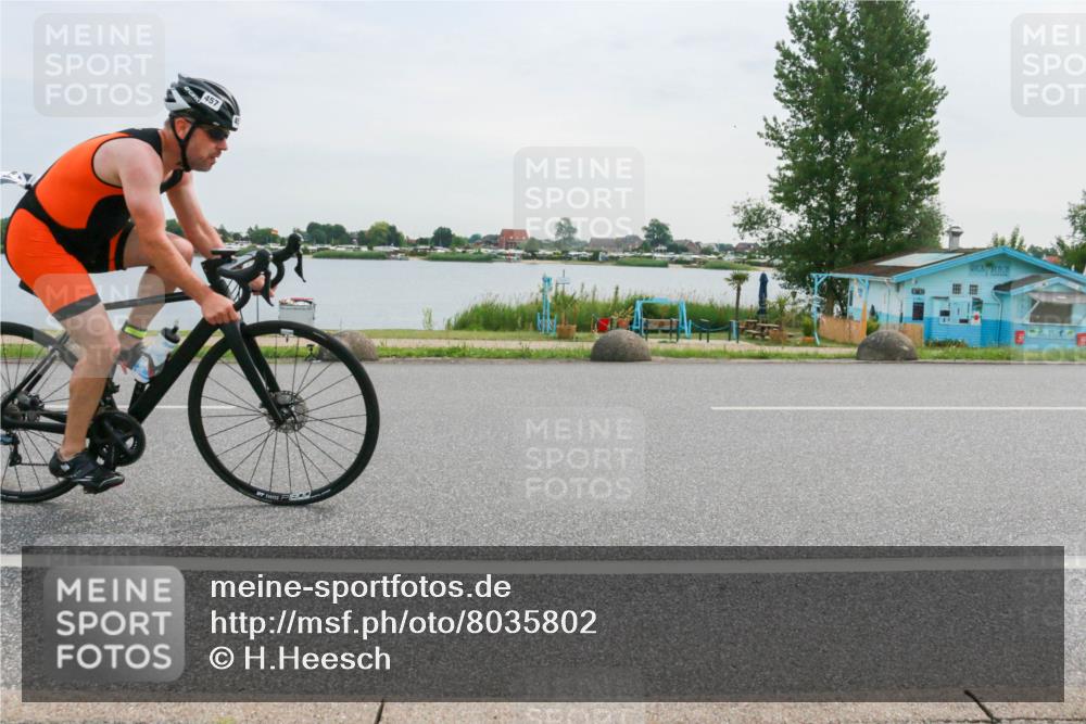 15.06.2025 - 27. Vierlanden-Triathlon H.Heesch http://msf.ph/oto/8035802 15.06.2025 10:46:07 Radfahren 457 meine-sportfotos.de