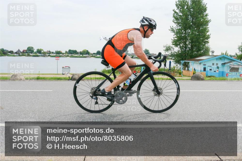 15.06.2025 - 27. Vierlanden-Triathlon H.Heesch http://msf.ph/oto/8035806 15.06.2025 10:46:07 Radfahren 457 meine-sportfotos.de