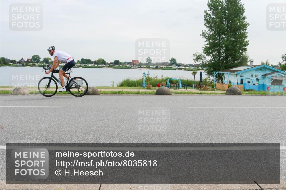 15.06.2025 - 27. Vierlanden-Triathlon H.Heesch http://msf.ph/oto/8035818 15.06.2025 10:46:18 Radfahren 3, 153 meine-sportfotos.de