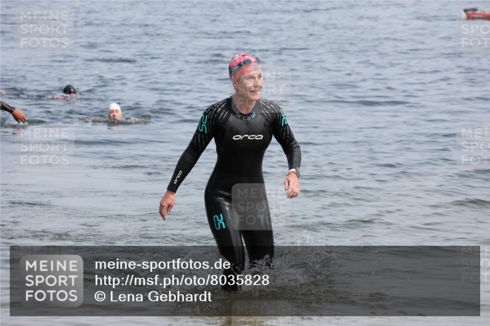 21.06.2025 - 27. Vierlanden-Triathlon Lena Gebhardt http://msf.ph/oto/8035828 15.06.2025 11:26:42 Schwimmen 900 meine-sportfotos.de