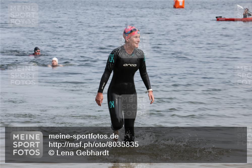 21.06.2025 - 27. Vierlanden-Triathlon Lena Gebhardt http://msf.ph/oto/8035835 15.06.2025 11:26:42 Schwimmen 900 meine-sportfotos.de