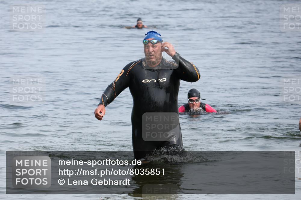 21.06.2025 - 27. Vierlanden-Triathlon Lena Gebhardt http://msf.ph/oto/8035851 15.06.2025 11:26:54 Schwimmen 900 meine-sportfotos.de