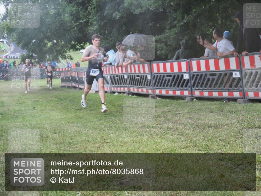 21.06.2025 - 27. Vierlanden-Triathlon KatJ http://msf.ph/oto/8035868 15.06.2025 13:53:02 Ziel 48, 1128, 1130, 1161 meine-sportfotos.de