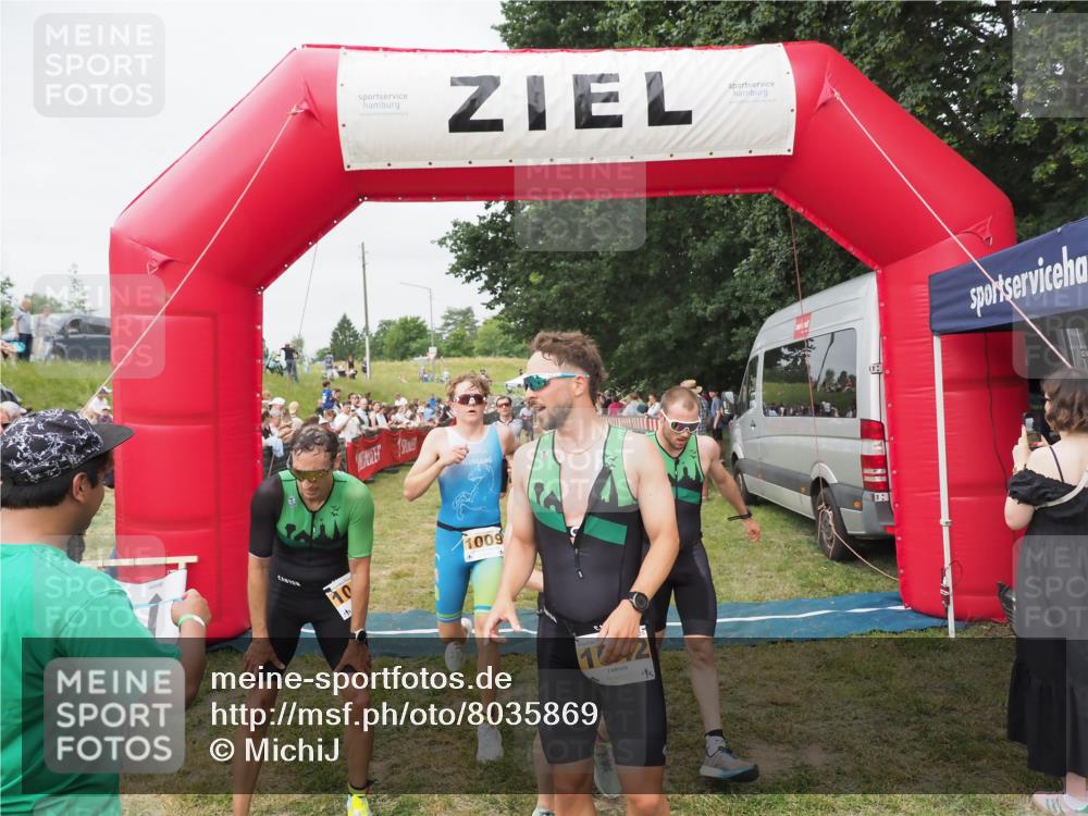 21.06.2025 - 27. Vierlanden-Triathlon MichiJ http://msf.ph/oto/8035869 15.06.2026 13:02:20 Ziel 755, 1009, 1039, 1041, 1042, 1043 meine-sportfotos.de