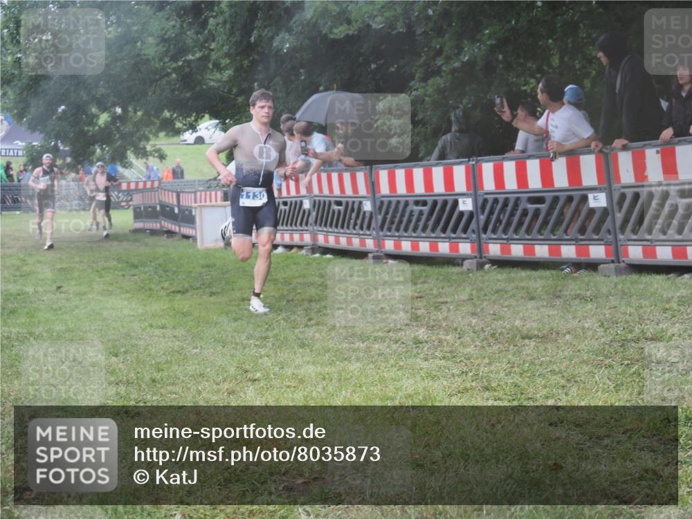 21.06.2025 - 27. Vierlanden-Triathlon KatJ http://msf.ph/oto/8035873 15.06.2025 13:53:02 Ziel 48, 1128, 1130, 1161 meine-sportfotos.de
