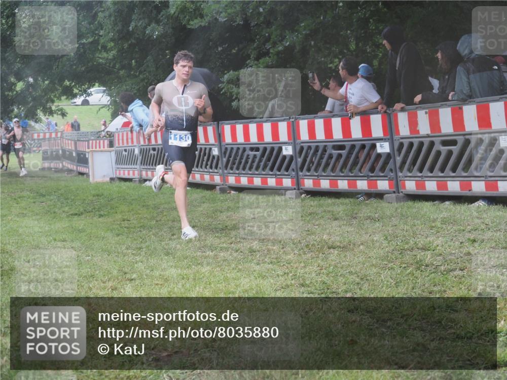 21.06.2025 - 27. Vierlanden-Triathlon KatJ http://msf.ph/oto/8035880 15.06.2025 13:53:03 Ziel 48, 1128, 1130, 1161 meine-sportfotos.de
