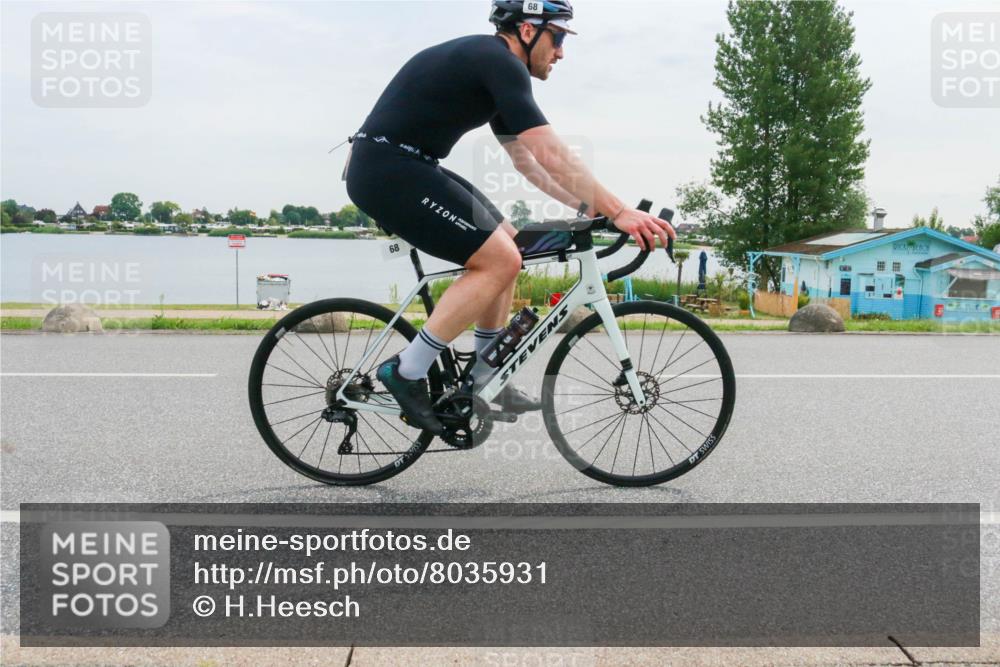 15.06.2025 - 27. Vierlanden-Triathlon H.Heesch http://msf.ph/oto/8035931 15.06.2025 10:47:04 Radfahren 68, 143, 169 meine-sportfotos.de
