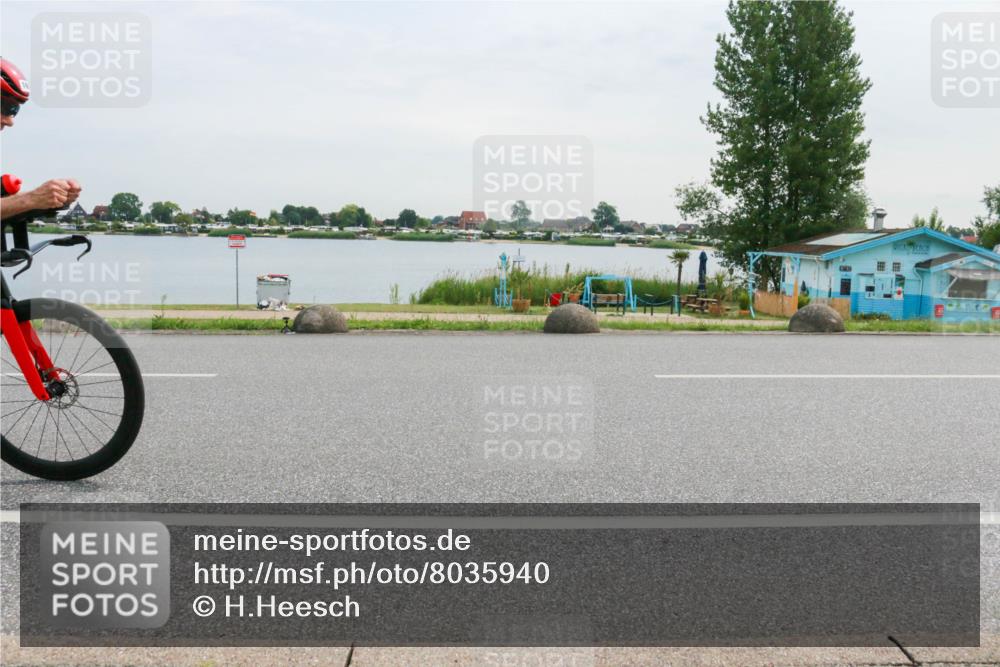 15.06.2025 - 27. Vierlanden-Triathlon H.Heesch http://msf.ph/oto/8035940 15.06.2025 10:47:05 Radfahren 68, 143, 169 meine-sportfotos.de