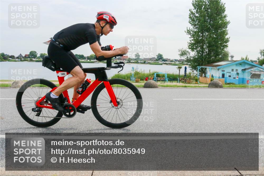 15.06.2025 - 27. Vierlanden-Triathlon H.Heesch http://msf.ph/oto/8035949 15.06.2025 10:47:05 Radfahren 68, 143, 169 meine-sportfotos.de