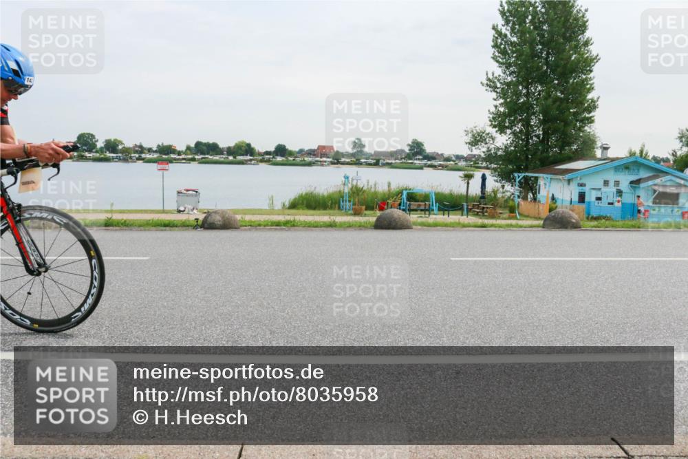 15.06.2025 - 27. Vierlanden-Triathlon H.Heesch http://msf.ph/oto/8035958 15.06.2025 10:47:06 Radfahren 68, 143, 169, 370 meine-sportfotos.de
