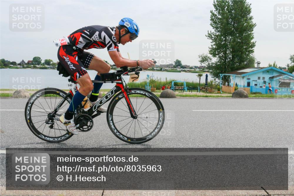15.06.2025 - 27. Vierlanden-Triathlon H.Heesch http://msf.ph/oto/8035963 15.06.2025 10:47:07 Radfahren 68, 143, 169, 370 meine-sportfotos.de