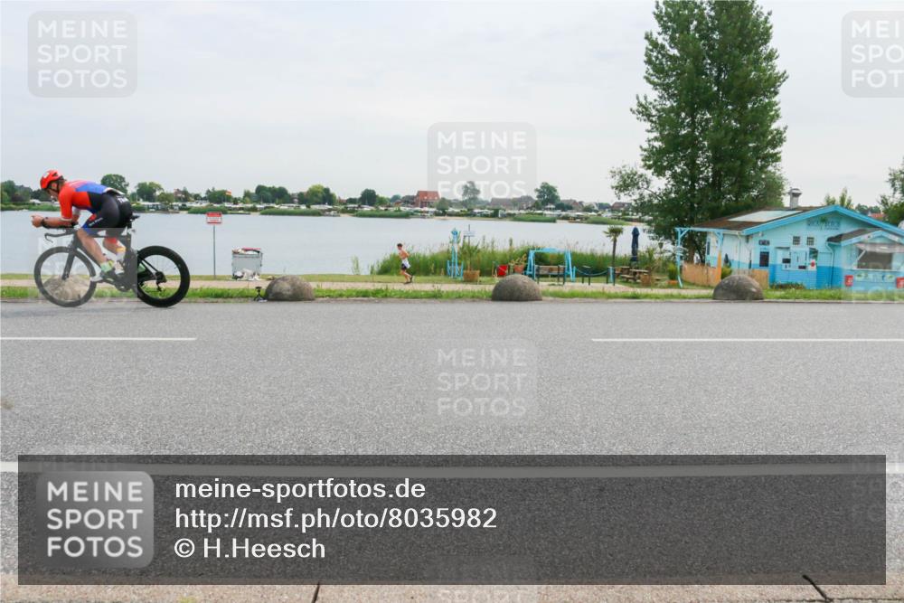 15.06.2025 - 27. Vierlanden-Triathlon H.Heesch http://msf.ph/oto/8035982 15.06.2025 10:47:12 Radfahren 193, 296, 370, 418 meine-sportfotos.de