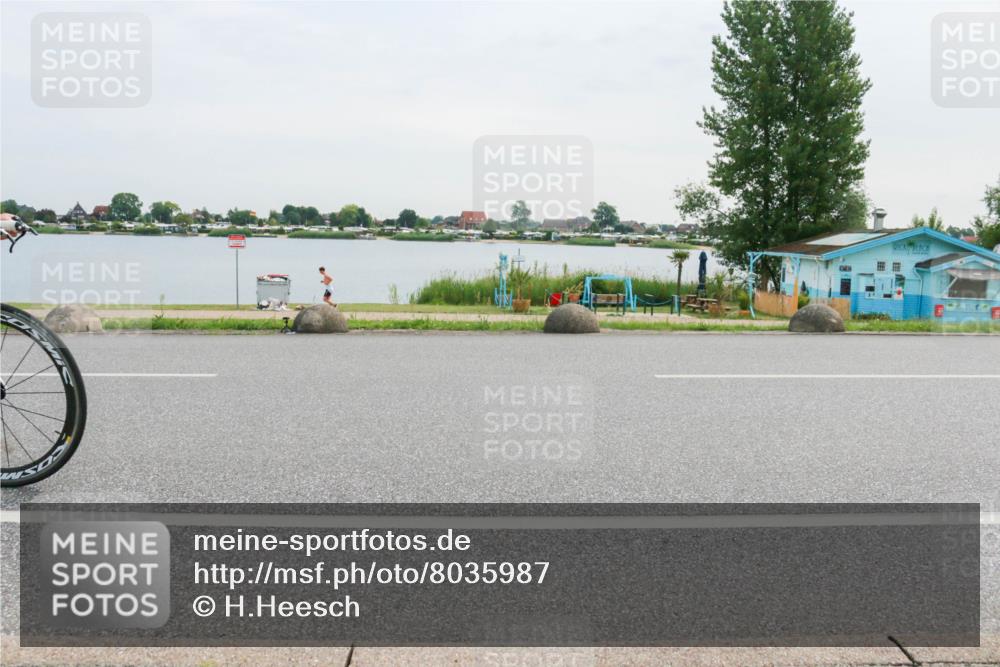 15.06.2025 - 27. Vierlanden-Triathlon H.Heesch http://msf.ph/oto/8035987 15.06.2025 10:47:13 Radfahren 193, 296, 370, 406, 418 meine-sportfotos.de