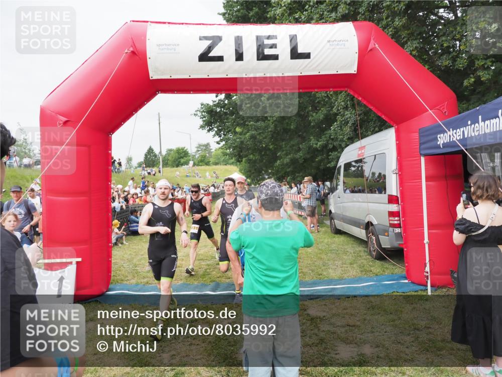 21.06.2025 - 27. Vierlanden-Triathlon MichiJ http://msf.ph/oto/8035992 15.06.2026 13:02:32 Ziel 73, 137, 727, 1029, 1030, 1031, 1033 meine-sportfotos.de