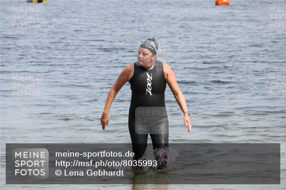 21.06.2025 - 27. Vierlanden-Triathlon Lena Gebhardt http://msf.ph/oto/8035993 15.06.2025 11:28:05 Schwimmen 883 meine-sportfotos.de