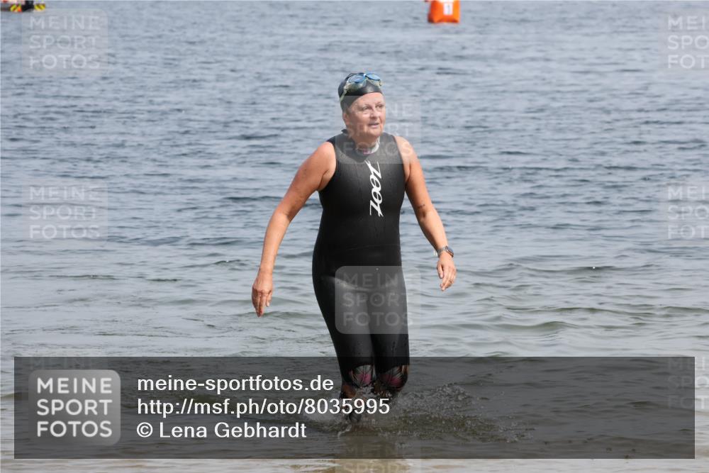 21.06.2025 - 27. Vierlanden-Triathlon Lena Gebhardt http://msf.ph/oto/8035995 15.06.2025 11:28:05 Schwimmen 883 meine-sportfotos.de