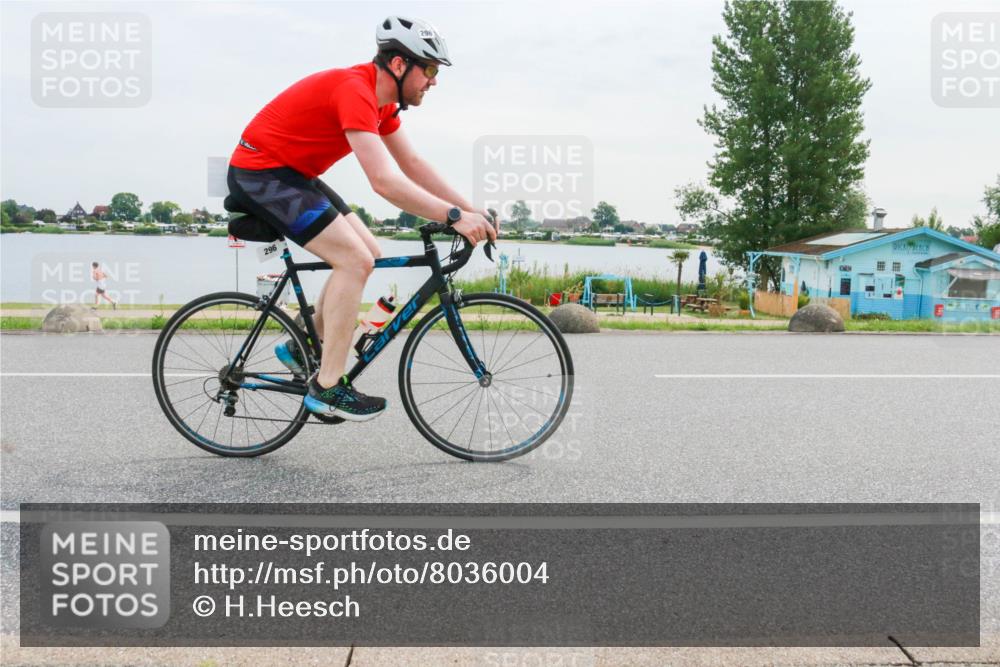 15.06.2025 - 27. Vierlanden-Triathlon H.Heesch http://msf.ph/oto/8036004 15.06.2025 10:47:16 Radfahren 83, 193, 296, 406, 418 meine-sportfotos.de