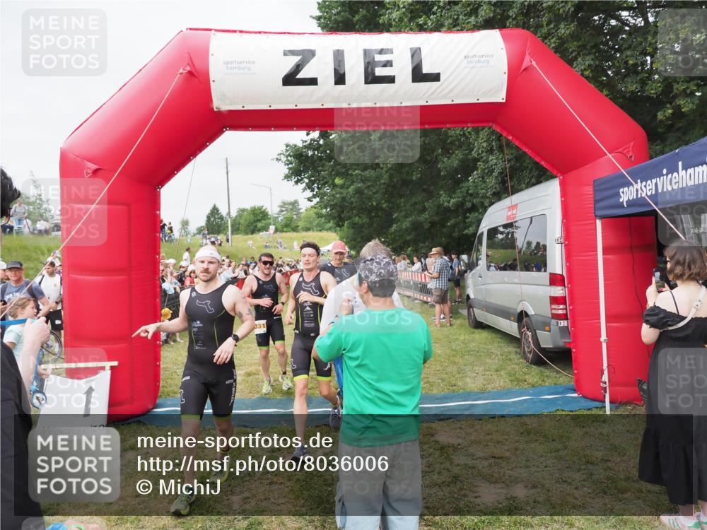 21.06.2025 - 27. Vierlanden-Triathlon MichiJ http://msf.ph/oto/8036006 15.06.2026 13:02:32 Ziel 73, 137, 727, 1029, 1030, 1031, 1033 meine-sportfotos.de