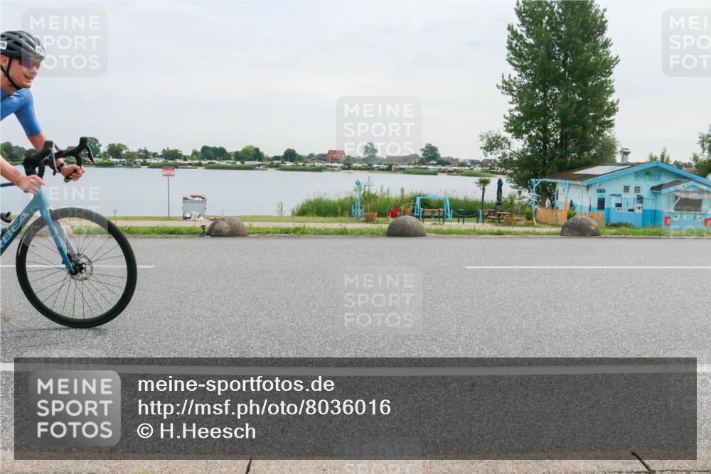 15.06.2025 - 27. Vierlanden-Triathlon H.Heesch http://msf.ph/oto/8036016 15.06.2025 10:47:17 Radfahren 83, 193, 296, 406, 418 meine-sportfotos.de