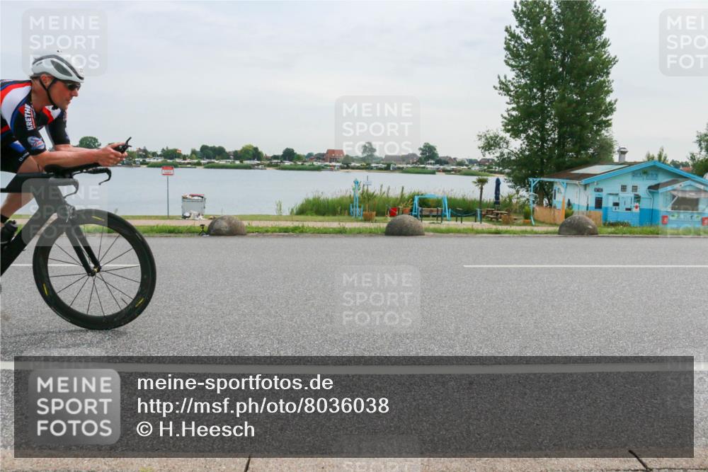 15.06.2025 - 27. Vierlanden-Triathlon H.Heesch http://msf.ph/oto/8036038 15.06.2025 10:47:24 Radfahren 83, 114, 372 meine-sportfotos.de