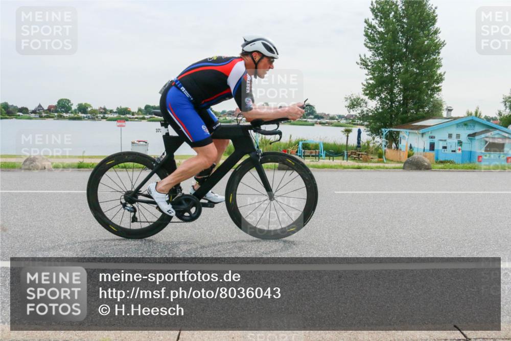 15.06.2025 - 27. Vierlanden-Triathlon H.Heesch http://msf.ph/oto/8036043 15.06.2025 10:47:25 Radfahren 114, 152, 372 meine-sportfotos.de