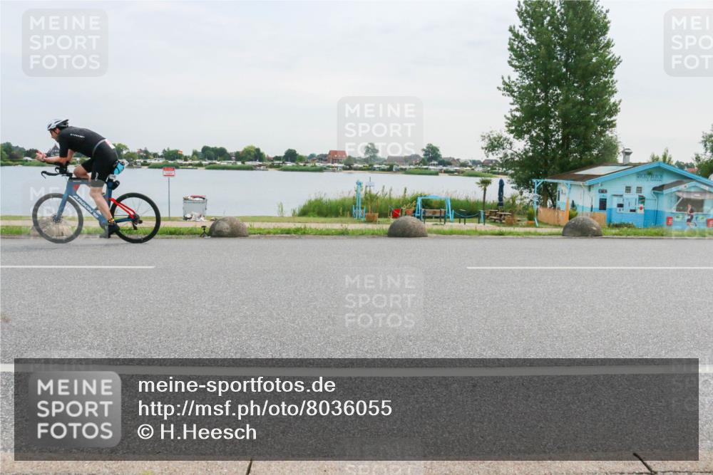 15.06.2025 - 27. Vierlanden-Triathlon H.Heesch http://msf.ph/oto/8036055 15.06.2025 10:47:26 Radfahren 114, 152, 372 meine-sportfotos.de