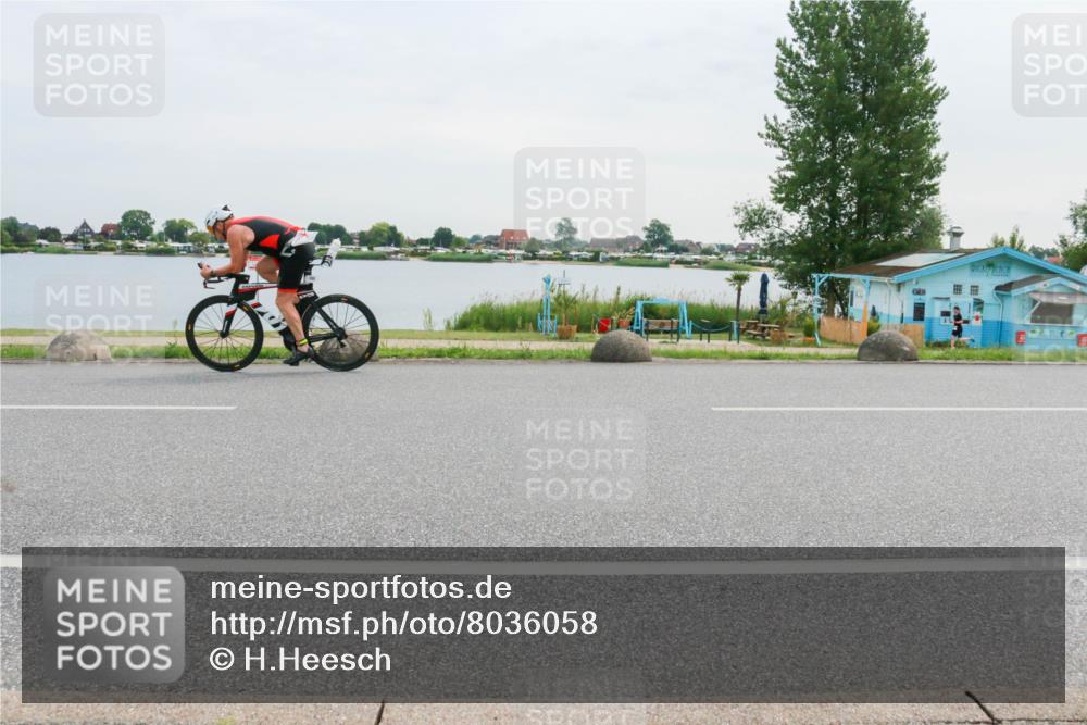 15.06.2025 - 27. Vierlanden-Triathlon H.Heesch http://msf.ph/oto/8036058 15.06.2025 10:47:27 Radfahren 114, 152, 372, 410 meine-sportfotos.de
