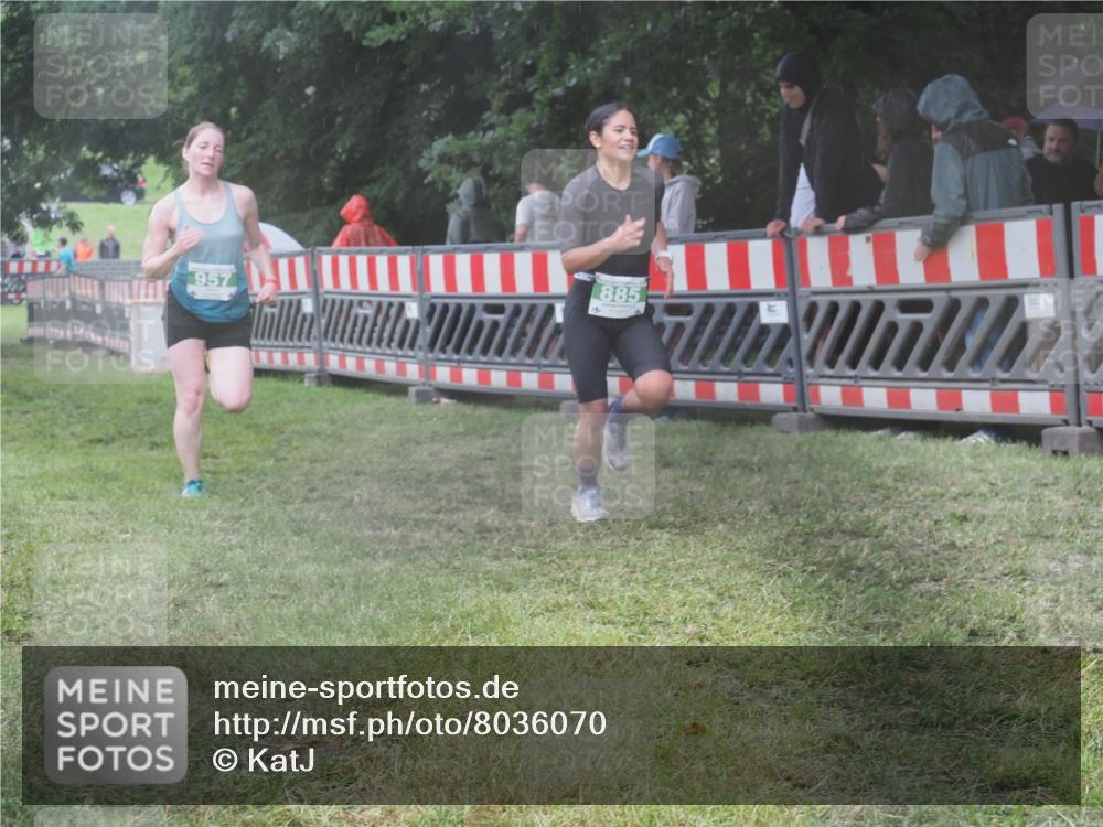 21.06.2025 - 27. Vierlanden-Triathlon KatJ http://msf.ph/oto/8036070 15.06.2025 13:53:26 Ziel 653, 885, 957 meine-sportfotos.de
