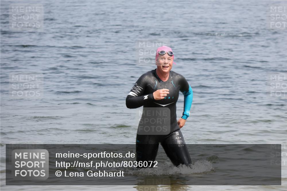 21.06.2025 - 27. Vierlanden-Triathlon Lena Gebhardt http://msf.ph/oto/8036072 15.06.2025 11:29:40 Schwimmen 937 meine-sportfotos.de