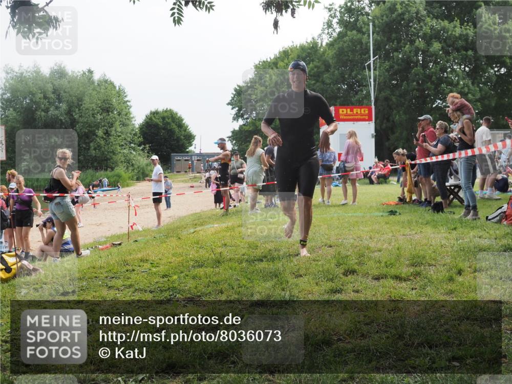 21.06.2025 - 27. Vierlanden-Triathlon KatJ http://msf.ph/oto/8036073 15.06.2025 11:21:03 Schwimmen 892, 918, 965 meine-sportfotos.de