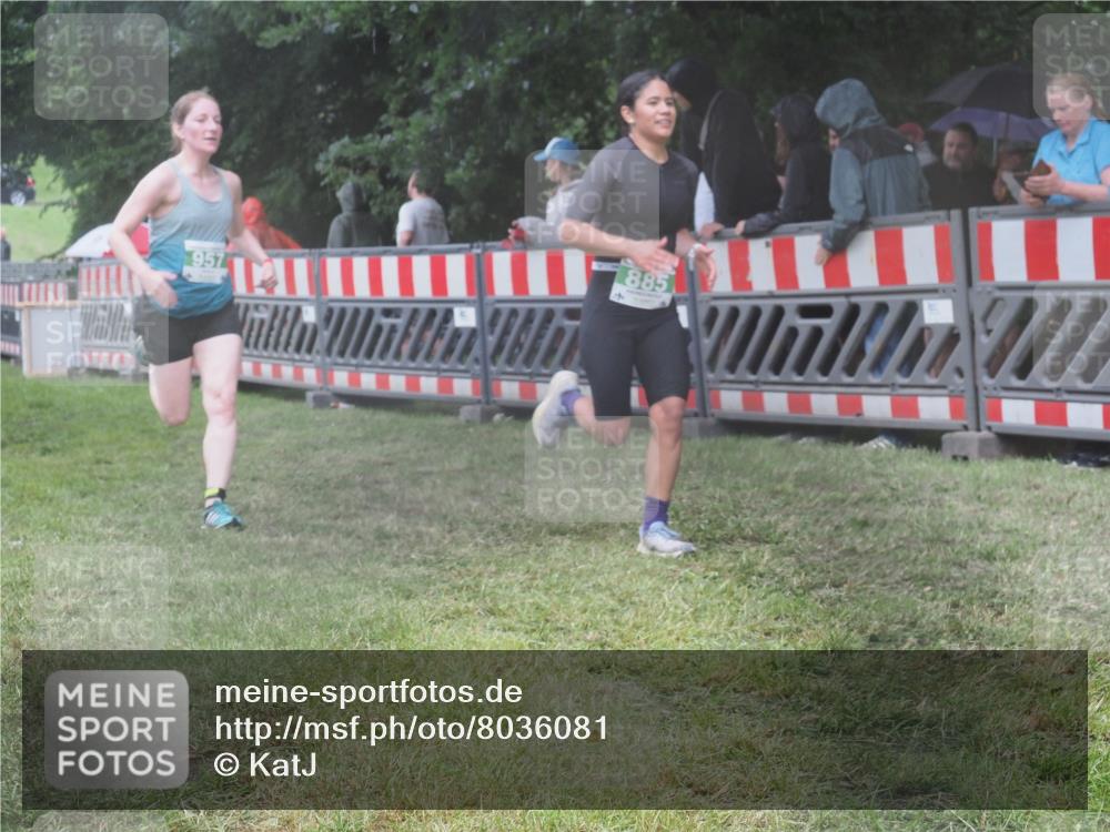 21.06.2025 - 27. Vierlanden-Triathlon KatJ http://msf.ph/oto/8036081 15.06.2025 13:53:26 Ziel 653, 885, 957 meine-sportfotos.de