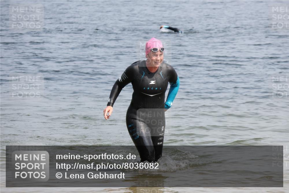 21.06.2025 - 27. Vierlanden-Triathlon Lena Gebhardt http://msf.ph/oto/8036082 15.06.2025 11:29:41 Schwimmen 937 meine-sportfotos.de