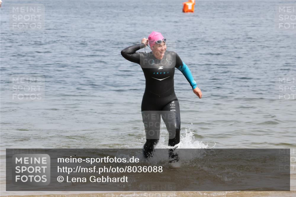 21.06.2025 - 27. Vierlanden-Triathlon Lena Gebhardt http://msf.ph/oto/8036088 15.06.2025 11:29:42 Schwimmen 937 meine-sportfotos.de