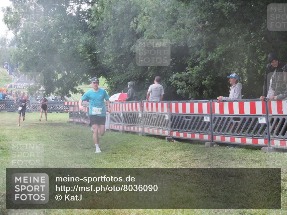21.06.2025 - 27. Vierlanden-Triathlon KatJ http://msf.ph/oto/8036090 15.06.2025 13:53:35 Ziel 653, 1155 meine-sportfotos.de