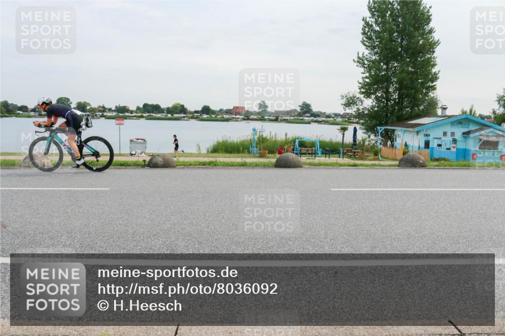 15.06.2025 - 27. Vierlanden-Triathlon H.Heesch http://msf.ph/oto/8036092 15.06.2025 10:47:33 Radfahren 152, 228, 410, 414 meine-sportfotos.de